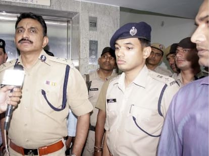 mahendra chawla inside story, exclucive story