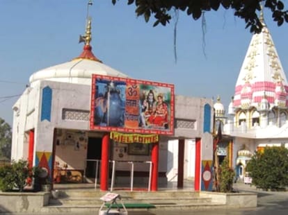 encroachment notice issued for lord hanuman by municipal corporation