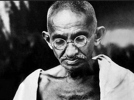 'insult ' of mahatma gandhi on whatsap