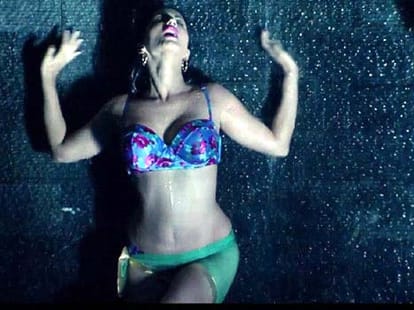 fir against porn star sunny leone in mumbai