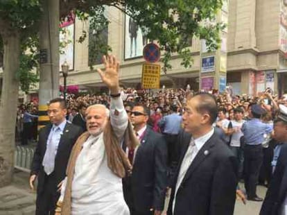 chinese media cut J&K and arunachal from india's map