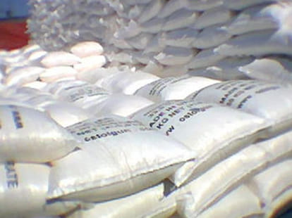 govt clears cut in urea subsidy