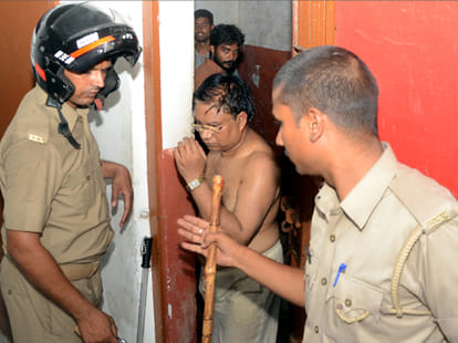  accused teacher does not came at university , switched off his mobile