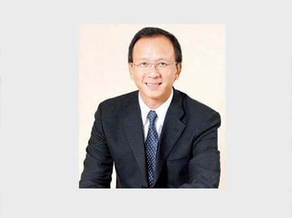 chinese tycoon lets 12700 employess to visit thailand