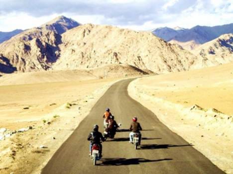 812 km of roads will be constructed on ladakh border
