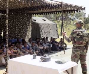army demonstrates how to recognise a landmine