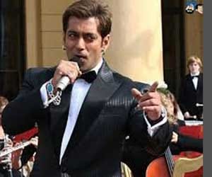 Salman Khan Rehearsing In Dubai For Award Show