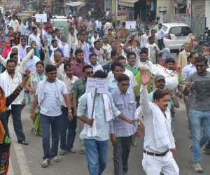 Shikshamitra protest against bsa in sitapur