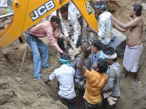 two workers have died in an accident in mathura