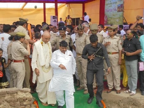 shivpal yadav has inaugurated a scheme in mathura