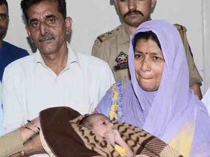 couple adopted baby after 20 years of marriage
