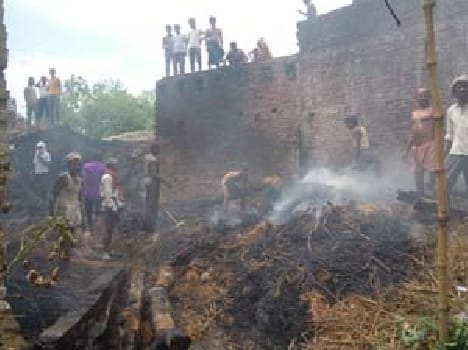 Fire burns three houses in the village Agiyuna