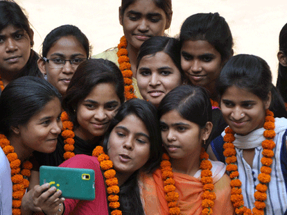 girls perform better in up board exam result