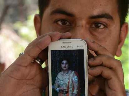 married women sheetal sharma found hanged at room