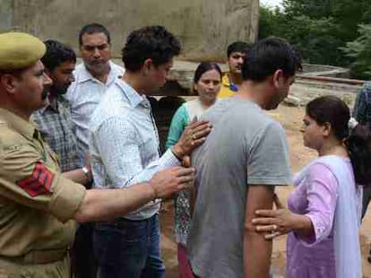 married women sheetal sharma found hanged at room