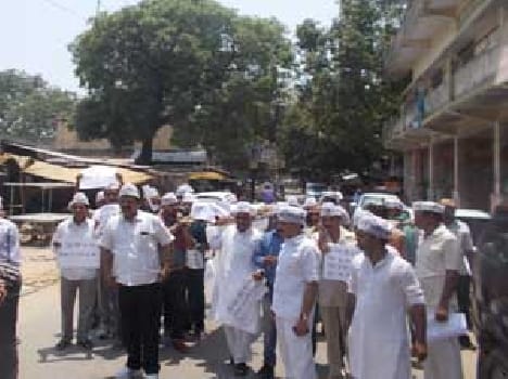 AAP protest against petrol price hike