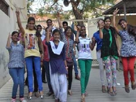 See the results at the ball immersed student