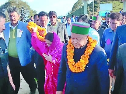 cm virbhadra singh on a visit to haatu, koti rampur.