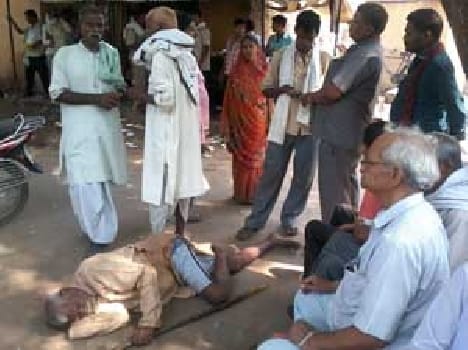 Retired teacher became unconscious and fell into Collectorate