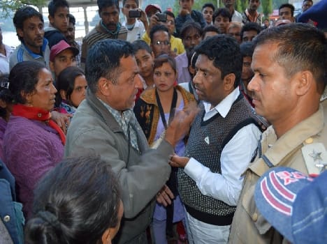 The scroll of traders seized goods, Hungama