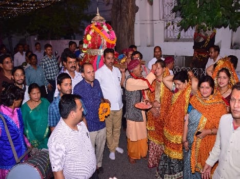 Minister in Doon, education, drinking water officer carry Jagdishila