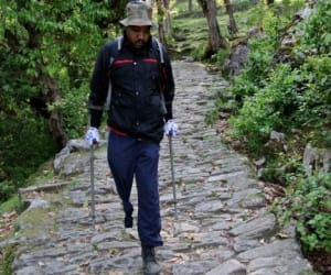 amlan cross pindari glacier on one leg.