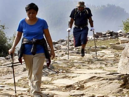 amlan cross pindari glacier on one leg.