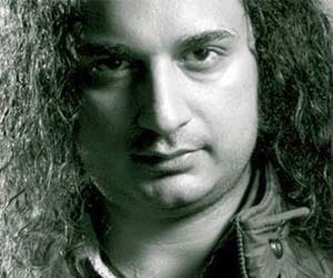 Anurag Dixit won the Best Male Singer Award.