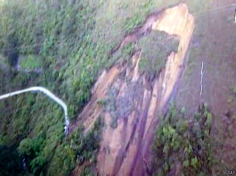 60 people dead  to landslide in colombia 