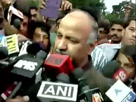 'LG Delhi want to run on their own terms'.