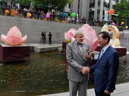 narendra modi government is providing job opportunity to people?