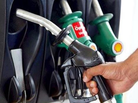 kejri government blow to delhi people the diesel petrol price hikes.