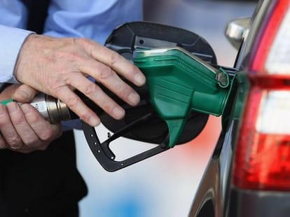 Brent Crude Falls Below $45 for First Time Since 2009 on Surplus