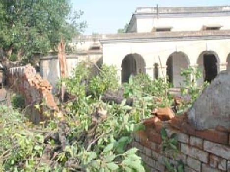storm in pratapgarh