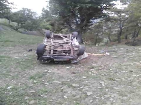 2 Baraten, 2 jeeps, fell into the ditch, 22 injured