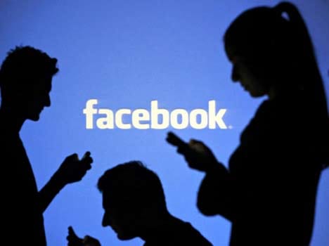 things you should never do on facebook