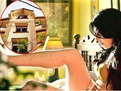 Dr. Sharma molests Shikha Joshi at Brest Transplant