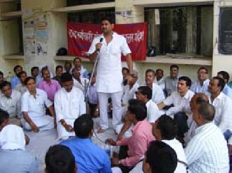 Development Building on the picket against the principal Diet
