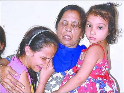 manoj vashisth wife raise question at encounter