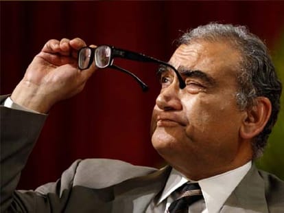Questioned against the decision of High Court, katju sain court give wrong decision
