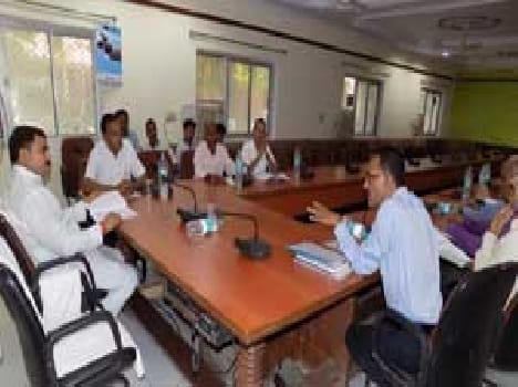 MPs were angry at the absence of DM