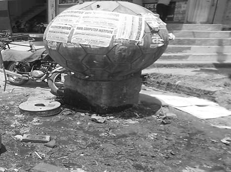 years passed water tanks has not been cleand, moss is coming with water
