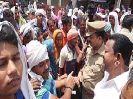 Mavaiya pokhra construction at traffic jam in protest of