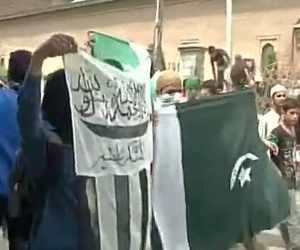 lashkar and pak flags waved in srinagar