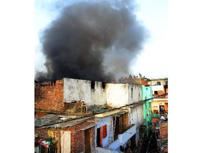 Fire in furniture shop in Lucknow.