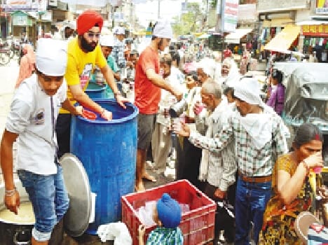 Martyrdom Day passers juice drink