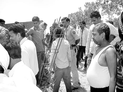 The villagers took possession on the street ruckus