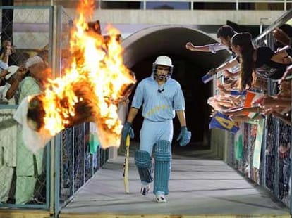  Emraan Hashmi Introduces Himself in Azharuddin Biopic Teaser
