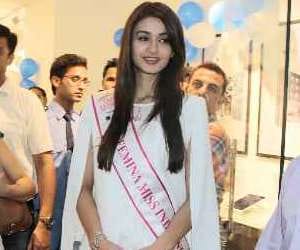 miss india rinki visit to faridabad