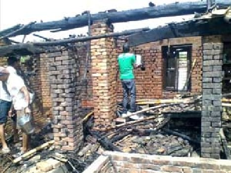Fire household goods ashes of three Graen